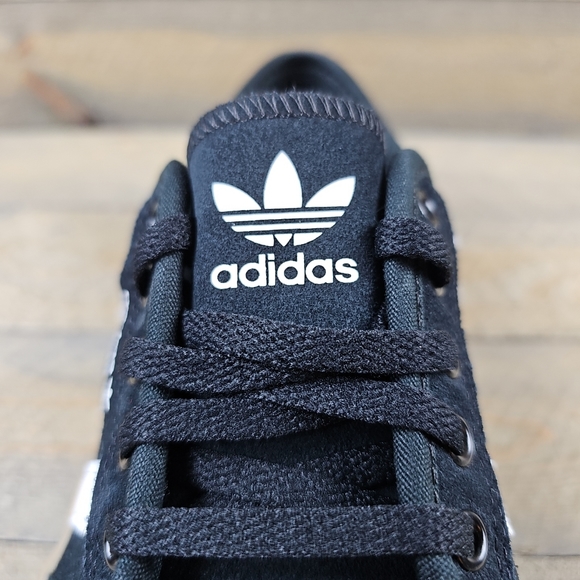 adidas Originals Seeley XT Low Profile Leather Shoes Black/White - Picture 9 of 11